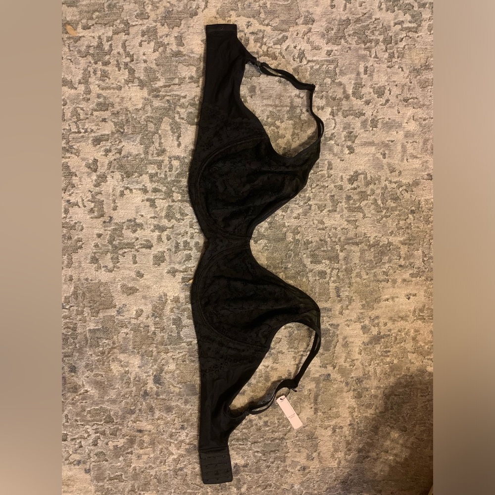 Victoria secret NWT bra 40DDD
